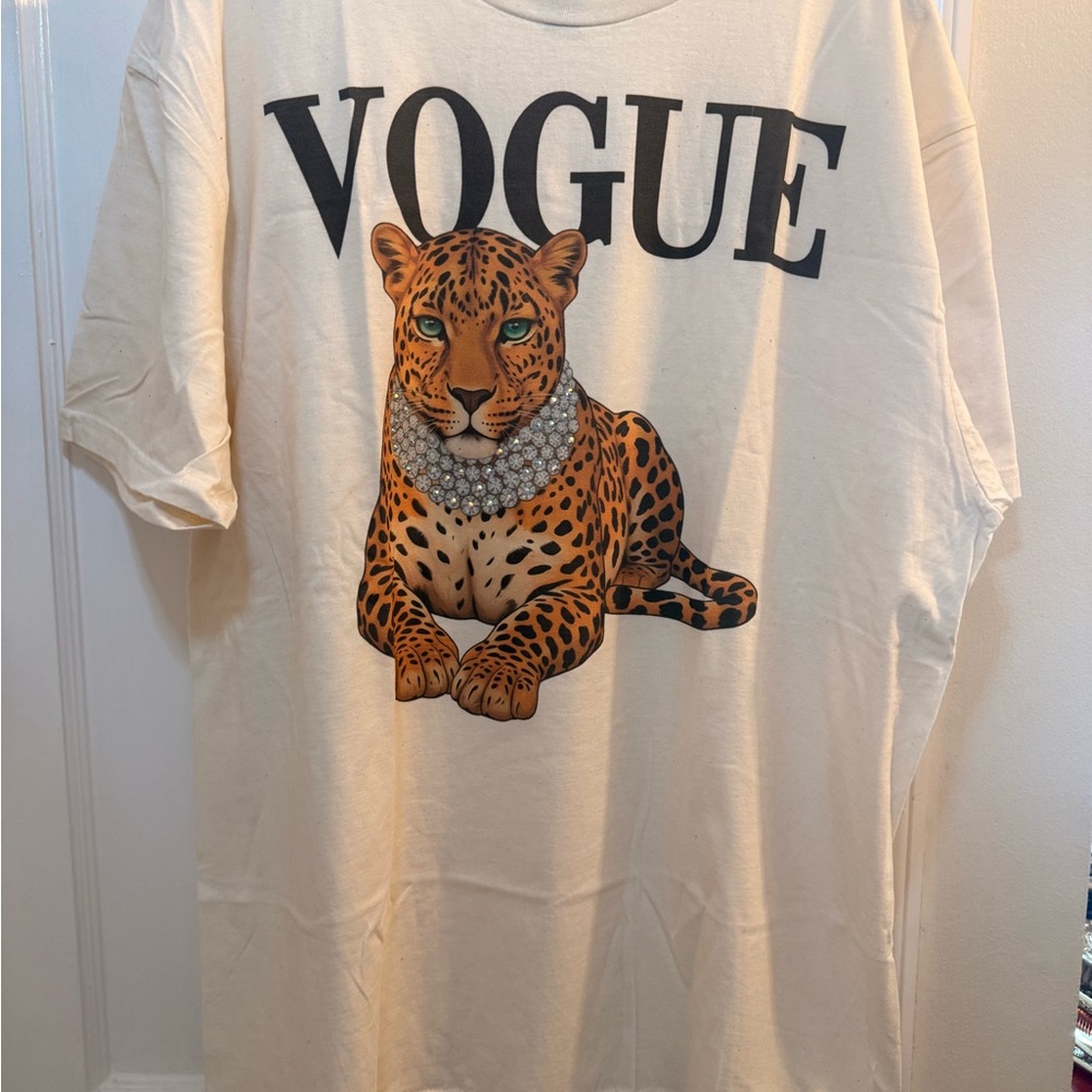 j. coons Graphic Tee-Leopard Vogue